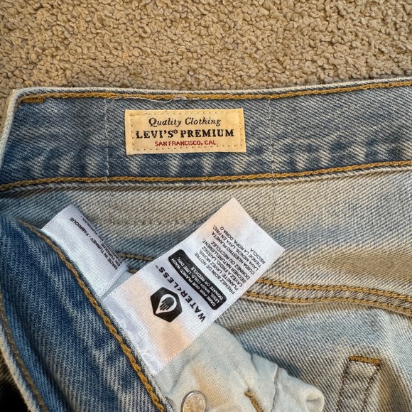 Women’s Levi’s 501 denim jeans light wash - Picture 4 of 9